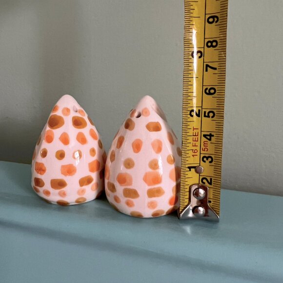 Vintage Mini Seashell Salt & Pepper Shakers | Cute Coastal Rare Kitchen Decor - Picture 5 of 8